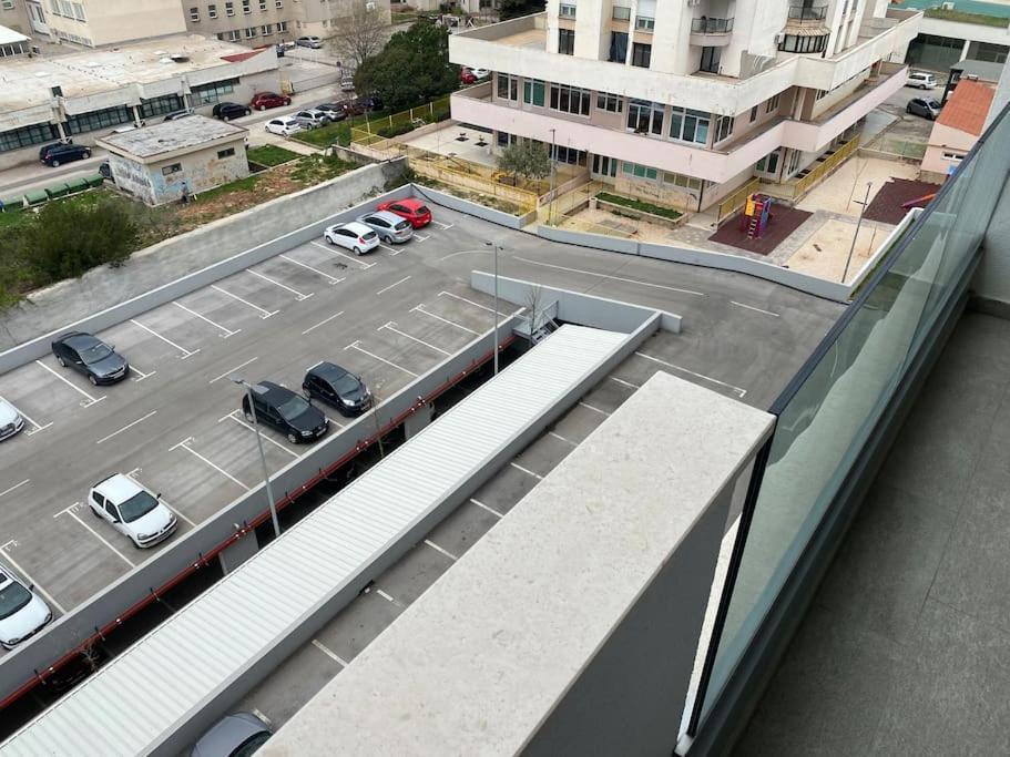 New Modern Apt Near Old Town - Private Parking Zara Esterno foto