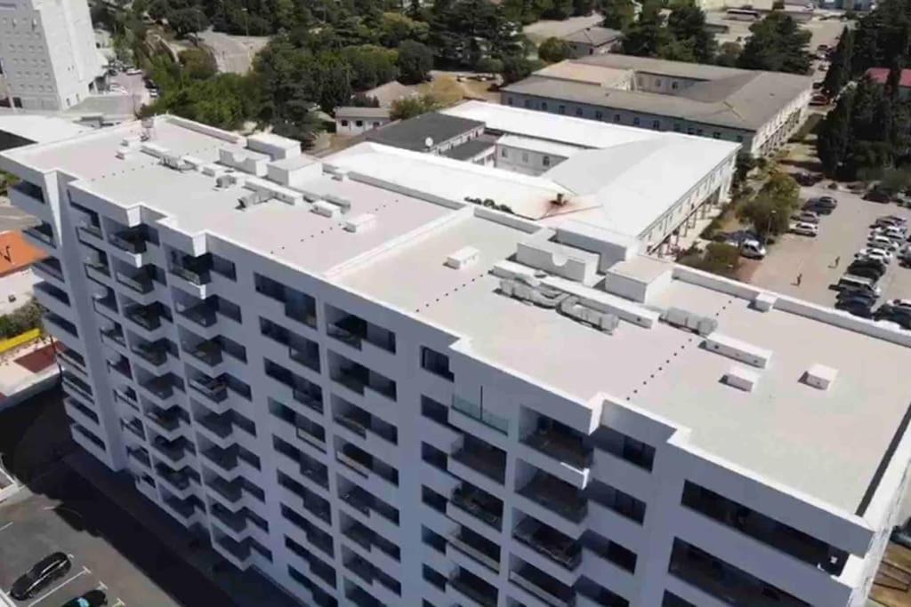 New Modern Apt Near Old Town - Private Parking Zara Esterno foto