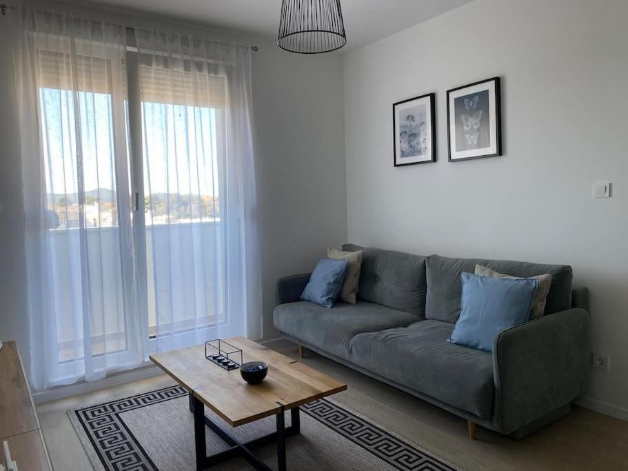 New Modern Apt Near Old Town - Private Parking Zara Esterno foto