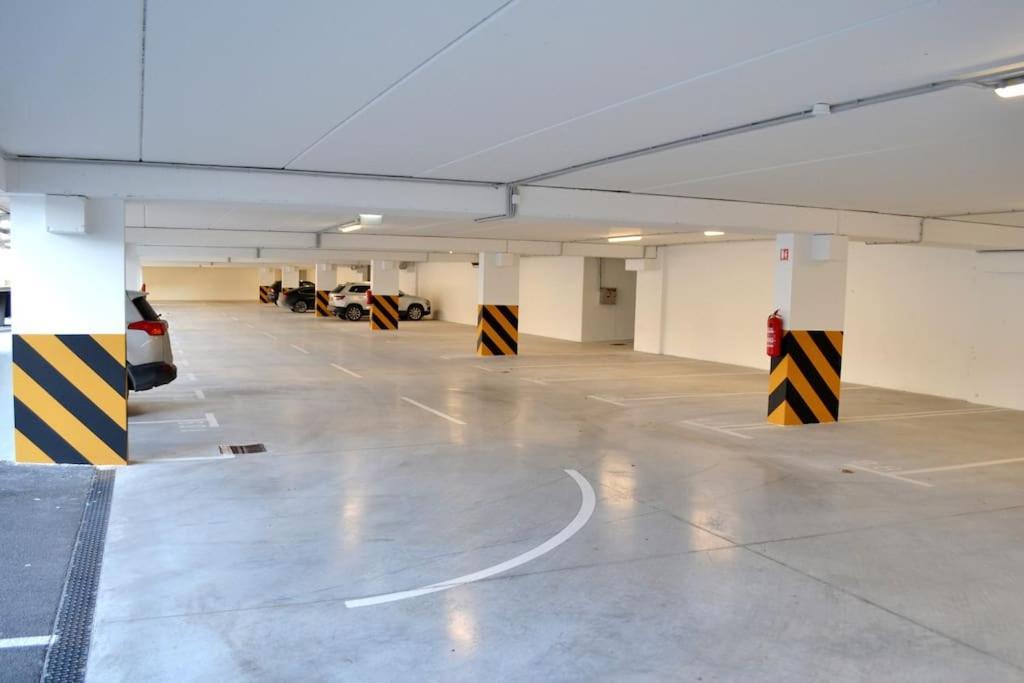 New Modern Apt Near Old Town - Private Parking Zara Esterno foto