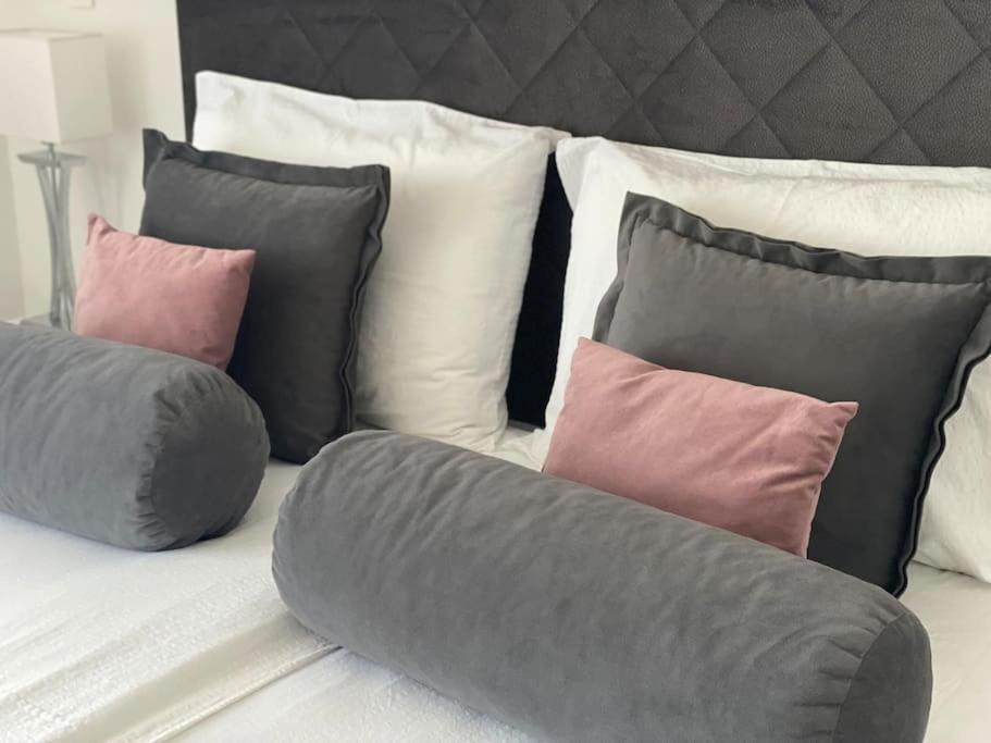 New Modern Apt Near Old Town - Private Parking Zara Esterno foto
