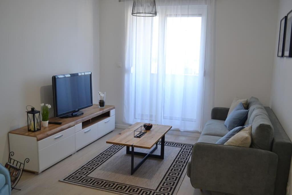 New Modern Apt Near Old Town - Private Parking Zara Esterno foto