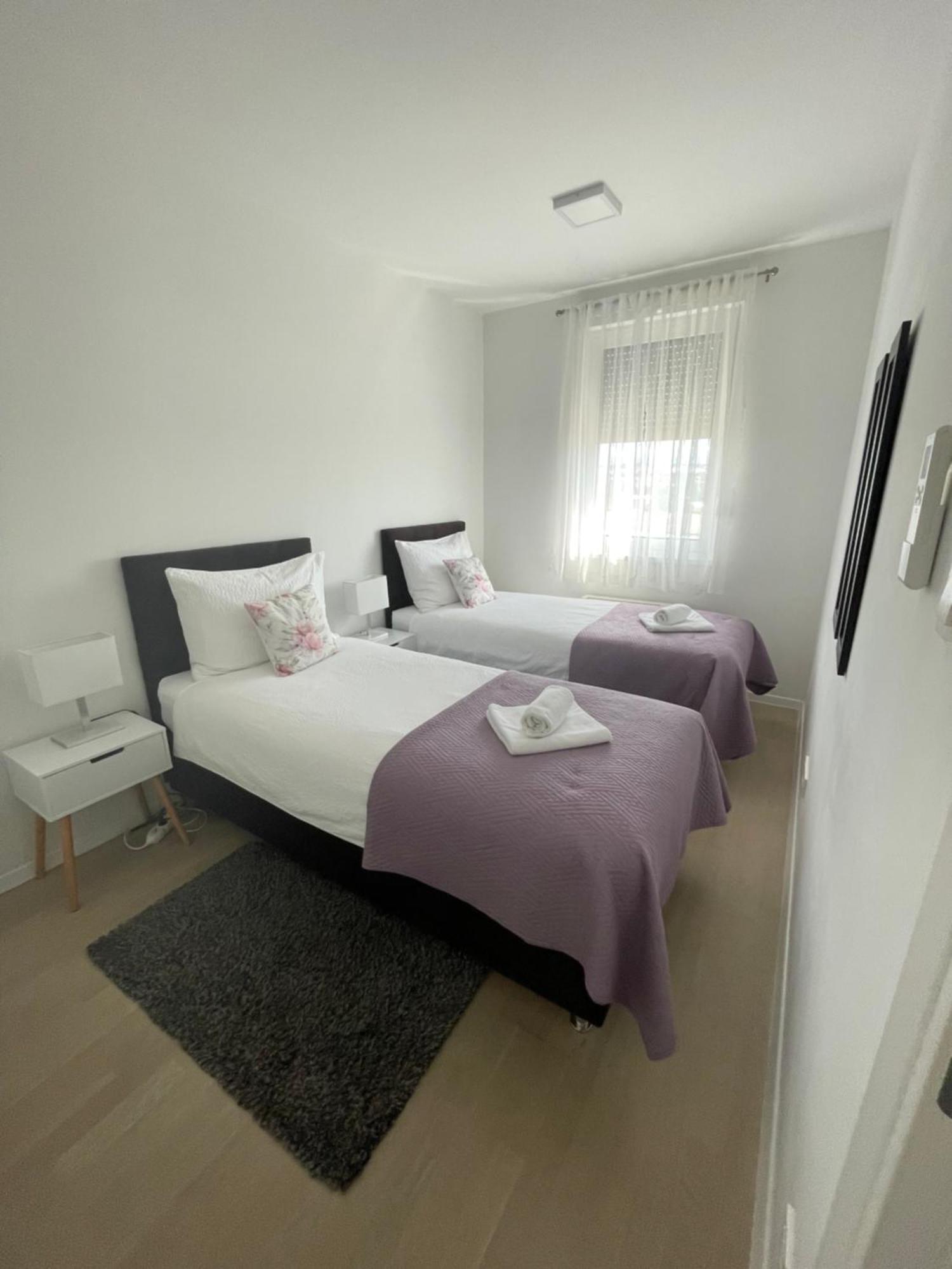 New Modern Apt Near Old Town - Private Parking Zara Esterno foto